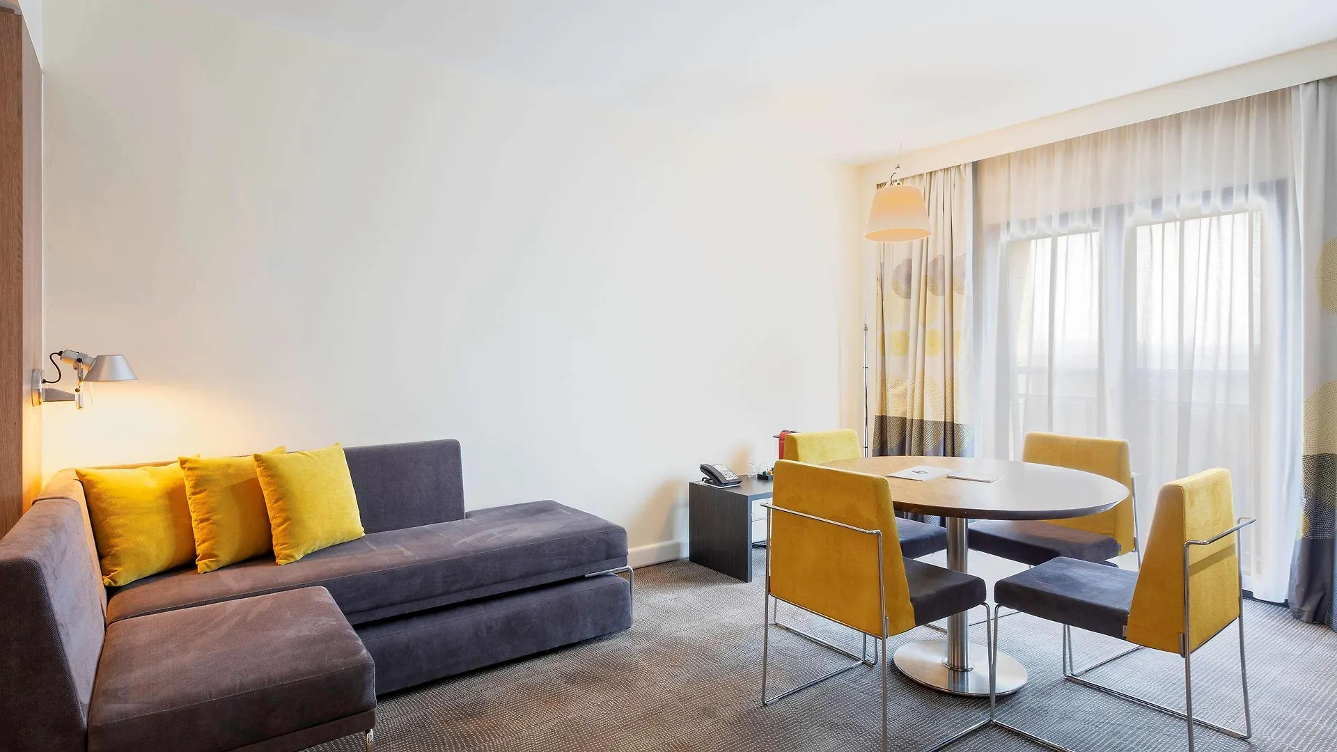 Novotel Istanbul Bosphorus Hotel 5*,