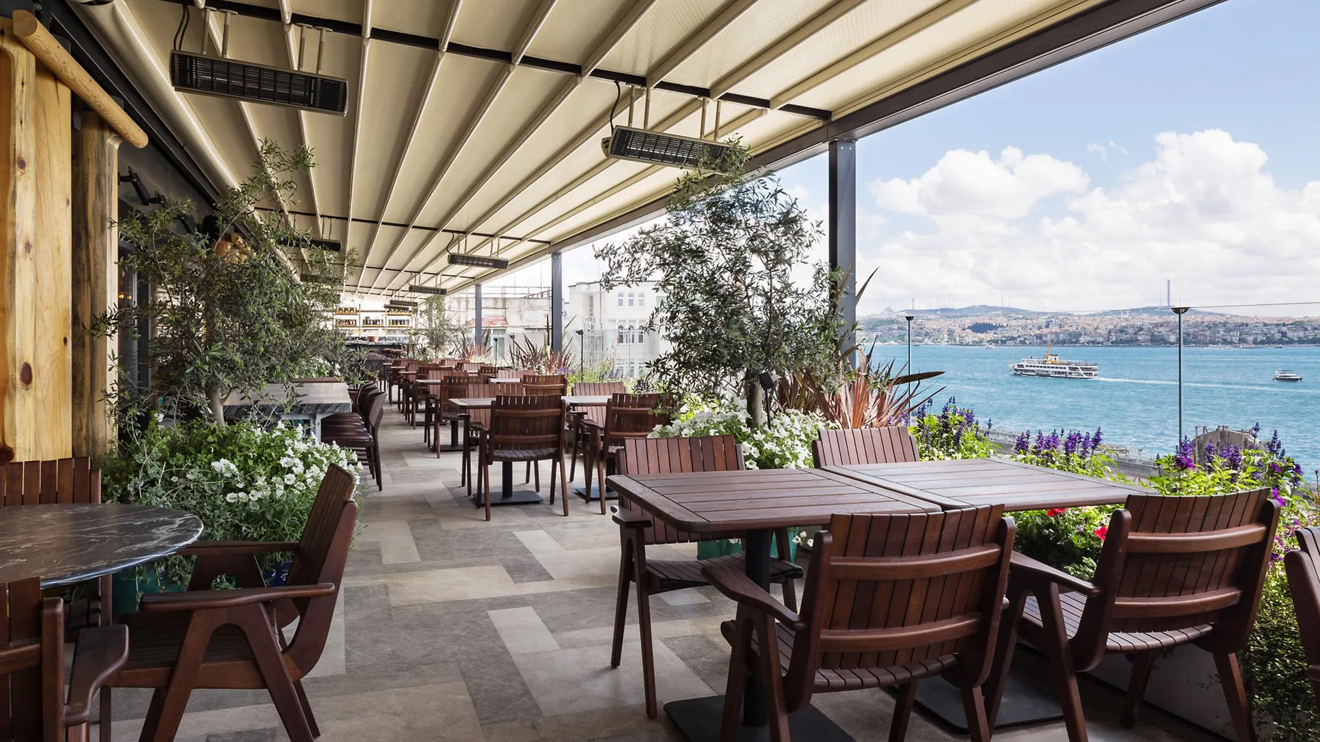 Novotel Istanbul Bosphorus Hotel