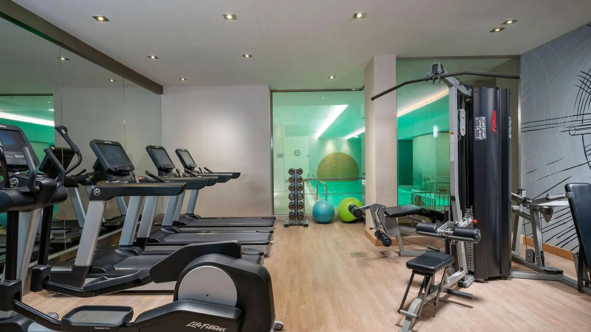 Novotel Istanbul Bosphorus Hotel