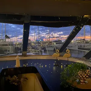 Panaby - House Boat Palerme