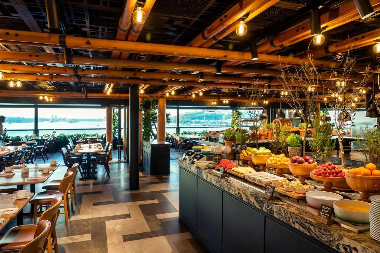 Novotel Istanbul Bosphorus Hotel